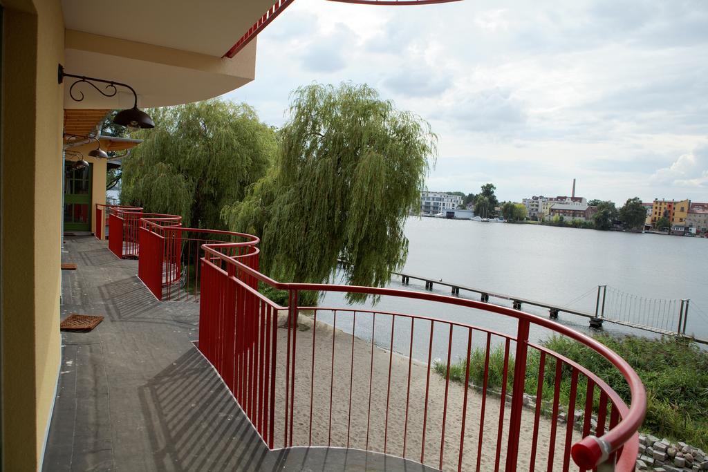 Seminar- Und Gaestehaus Flussbad Gartenstrasse Berlin Exterior foto