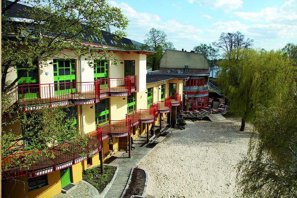 Seminar- Und Gaestehaus Flussbad Gartenstrasse Berlin Exterior foto