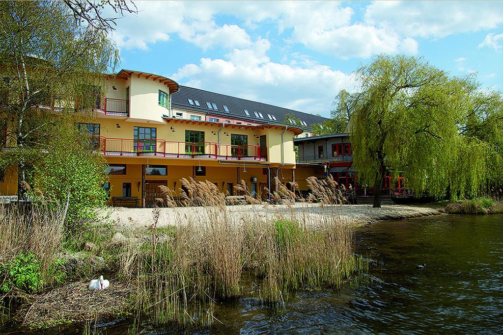 Seminar- Und Gaestehaus Flussbad Gartenstrasse Berlin Exterior foto